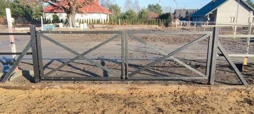 Czworobok, maneż Stajnia Dworek, kadr 1 z 11