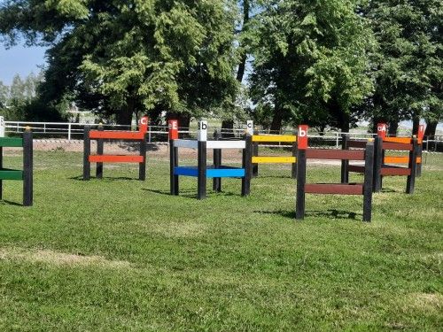 Stajnia Qando przeszkody maratonowe, kadr 8 z 9