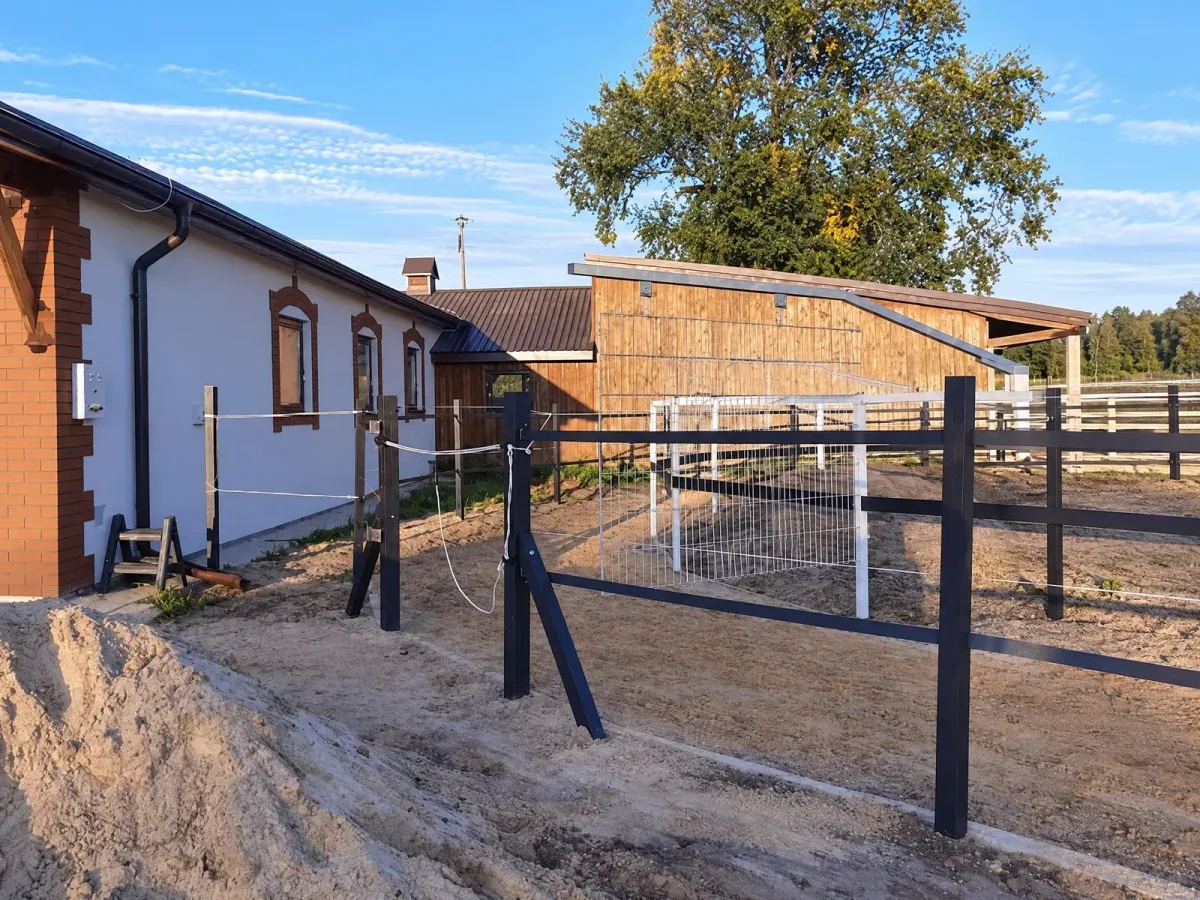 Karuzela słupy szczelinowe EKOFORME, kadr 2 z 5