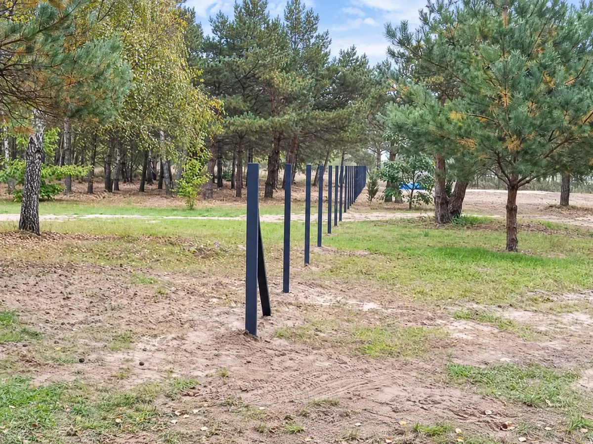Ogrodzenie szczelinowe, Stanisławów (woj. mazowieckie), kadr 7 z 8