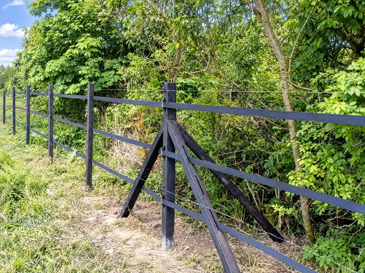 Stajnia Jaskółka ogrodzenie szczelinowe EKOFORME, kadr 2 z 7